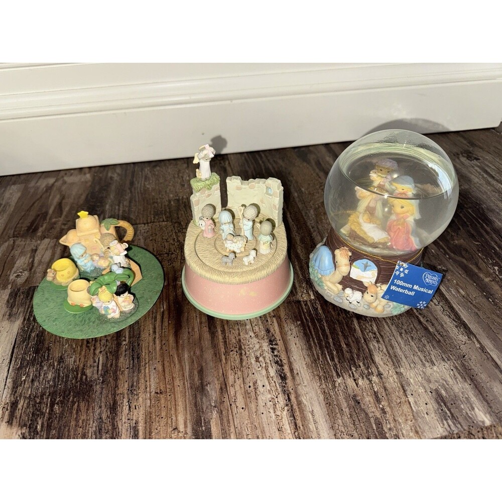 VTG. Precious Moment Nativity Sets 89’-09’ Snow Globe, Music Sets X3